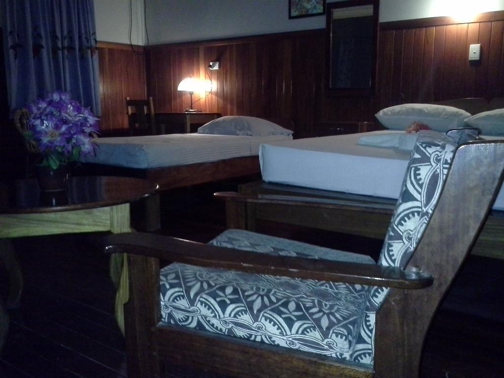 Rekona Lodge غيزو الغرفة الصورة